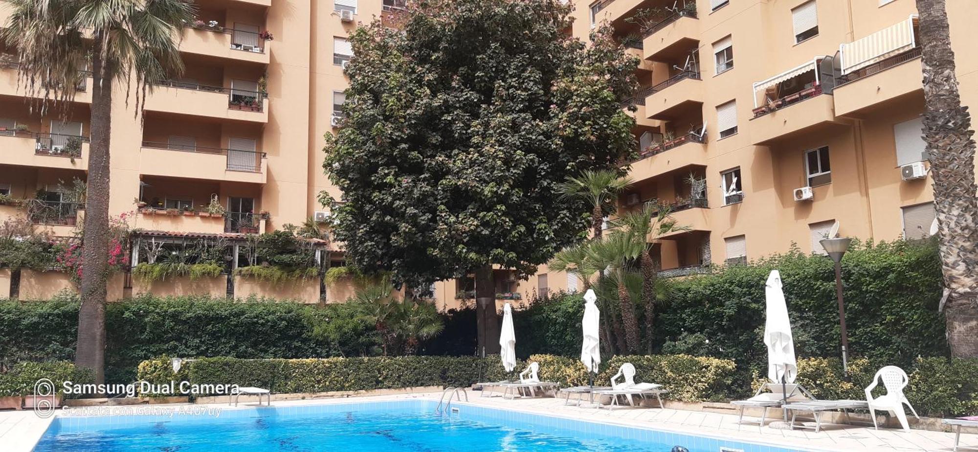 Frael Apartment Палермо Екстериор снимка